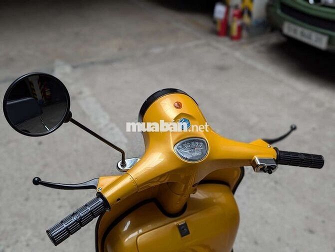 Vespa cổ Sprint Veloce 150cc dọn đẹp