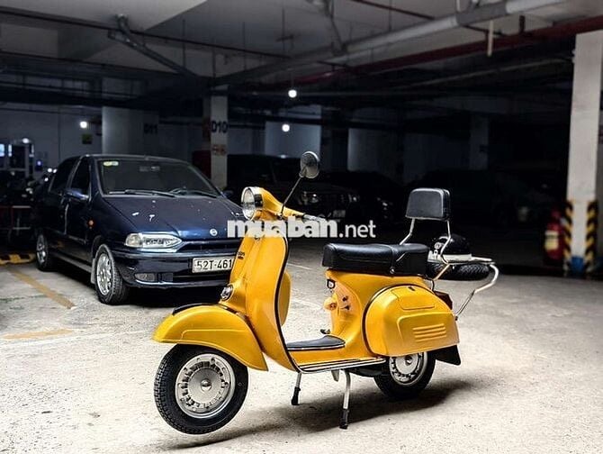 Vespa cổ Sprint Veloce 150cc dọn đẹp