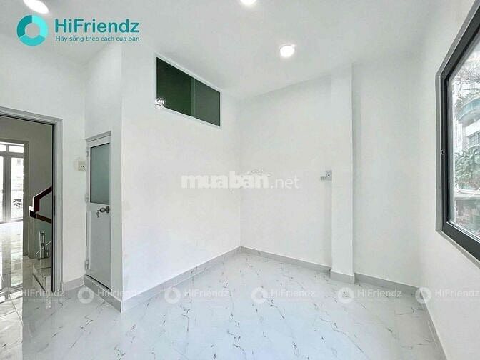 Trống sẵn studio sát đại học Sài Gòn, sẵn nội thất cơ bản