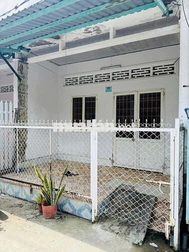 Bán gấp căn nhà cấp 4 cũ gần ngay ngã 3 chùa, Hóc Môn. giá 730 triệu