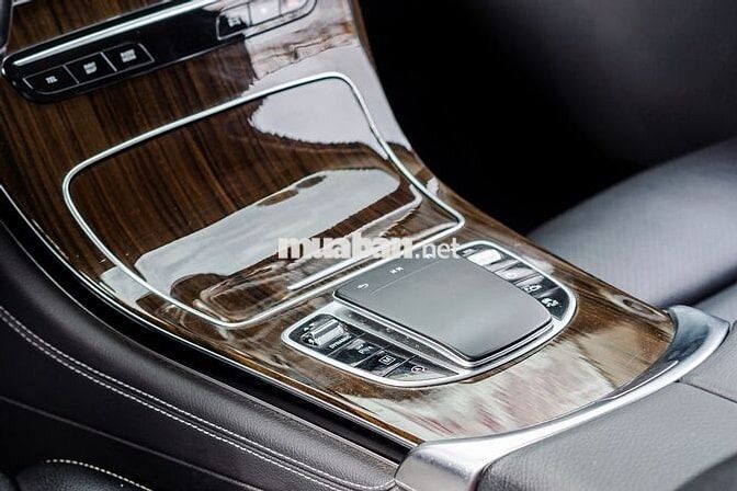 Mercedes-benz GLC200 Sản xuất 2020