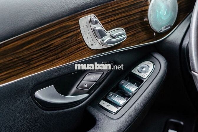 Mercedes-benz GLC200 Sản xuất 2020