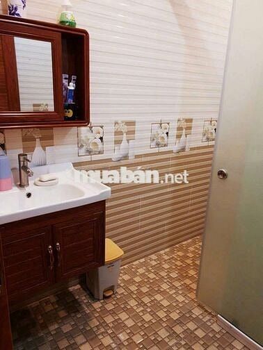 CHO THUÊ NHÀ 3 LẦU FULL NỘI THẤT HƯNG PHÚ CTY8 GIÁ 12TR/THÁNG