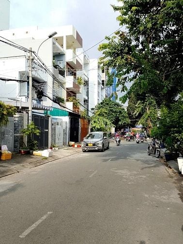 Bán nhà phố vị trí đẹp mặt tiền đường số 41, phường Tân Quy, Quận 7
