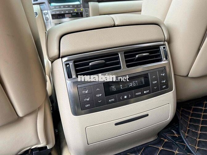 Lexus LX570 cực mới hiếm tại Việt Nam - 73000 km