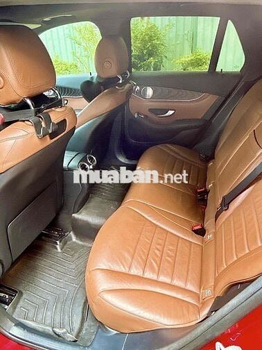 Mercedes Benz GLC 2018 300 4Matic - 99000 km