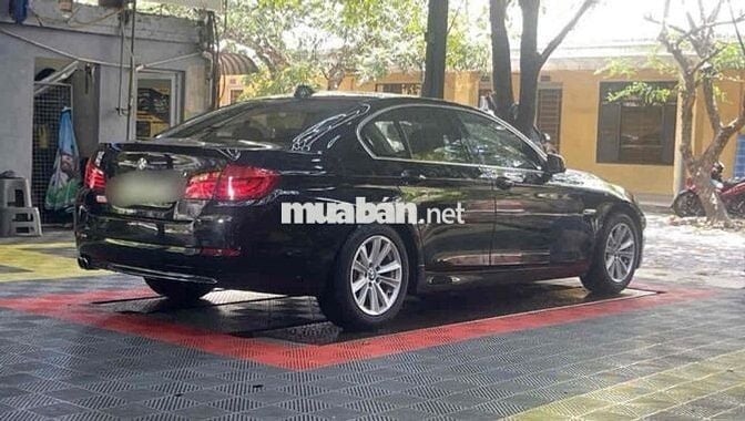 BMW 5 Series 2011 528i - 100000 km