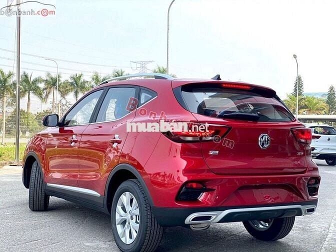 MG ZS Standard 1.5 AT 2WD