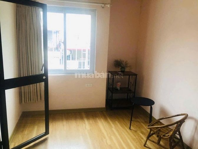 Cho thuê căn hộ tập thể 45m2, 2pn, 2vs, đủ nt, phố Quán Thánh, Ba Đình