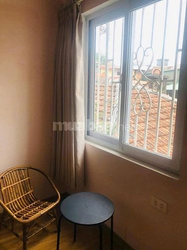 Cho thuê căn hộ tập thể 45m2, 2pn, 2vs, đủ nt, phố Quán Thánh, Ba Đình