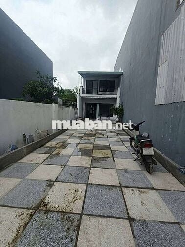 Cho thuê nhà mới xây 200m2 sân rộng gần chợ Tân Bình