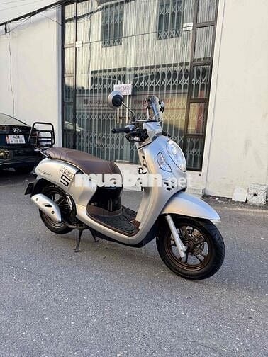 scoopy. đi mới 6ngan km. còn như mới