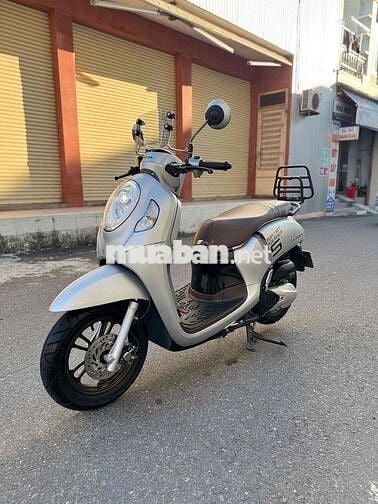scoopy. đi mới 6ngan km. còn như mới