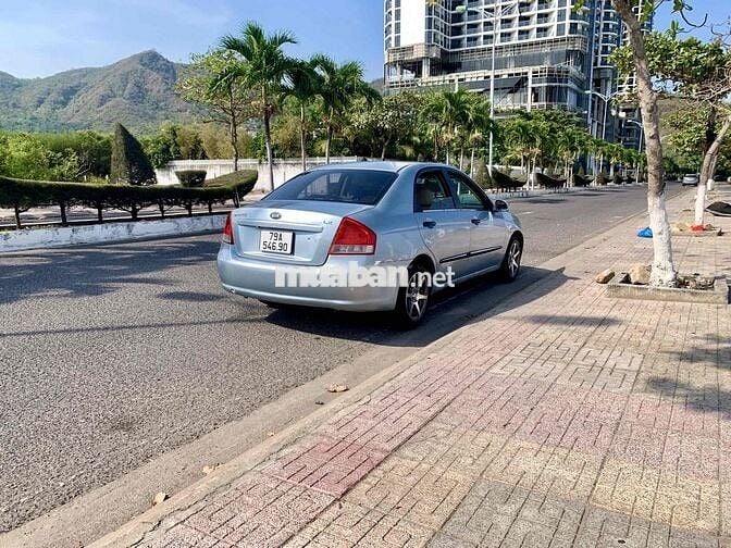 Kia Cerato xe gia đình, cần thanh lý.