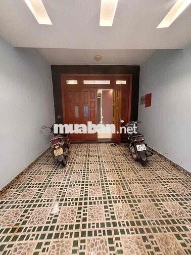 Nhà 1/ Hà Huy Giáp_ Ngay Ngã 4 Ga _ Sân Xe Hơi_4Pn