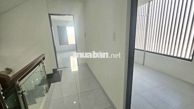 BIỆT THỰ HỒ BƠI, 10X20, 3 TẦNG, MỚI 99%