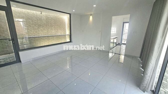 BIỆT THỰ HỒ BƠI, 10X20, 3 TẦNG, MỚI 99%