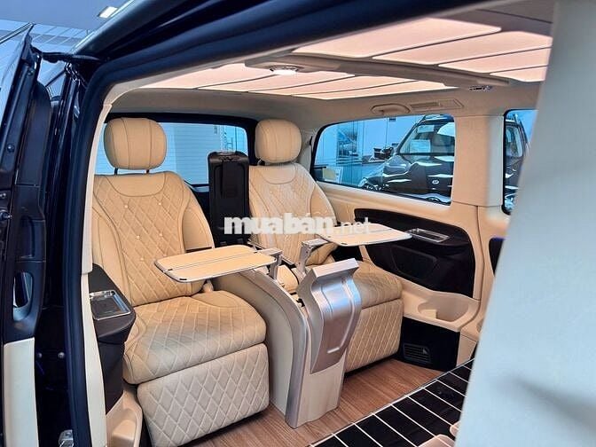Mercedes Benz V Class 2022  - 800 km