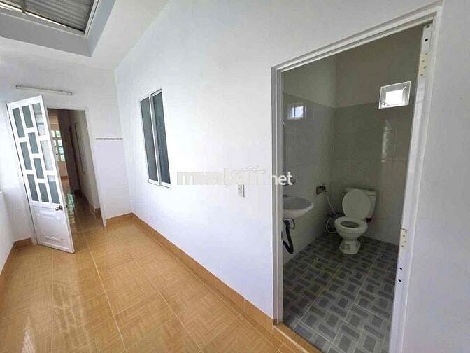 Cần Bán Cǎn Nhà 1 Trệt  1 Lầu Tại Khu Dân Cư Hòn Sện Chỉ 4 Tỷ 700