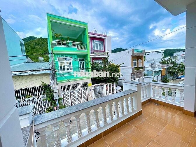 Cần Bán Cǎn Nhà 1 Trệt  1 Lầu Tại Khu Dân Cư Hòn Sện Chỉ 4 Tỷ 700