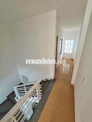 Cần Bán Cǎn Nhà 1 Trệt  1 Lầu Tại Khu Dân Cư Hòn Sện Chỉ 4 Tỷ 700
