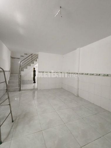  Nhà 88m2 gần ngã 3 mỹ hạnh, 2pn giá hơn 450tr cách kcn nhị xuân 2km