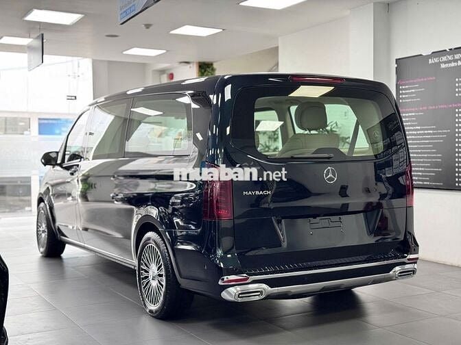 Mercedes Benz V Class 2022  - 800 km