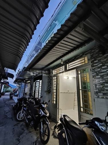  Nhà 88m2 gần ngã 3 mỹ hạnh, 2pn giá hơn 450tr cách kcn nhị xuân 2km