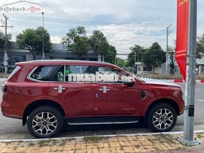 Ford Everest Titanium 2.0L 4x2 AT 2025