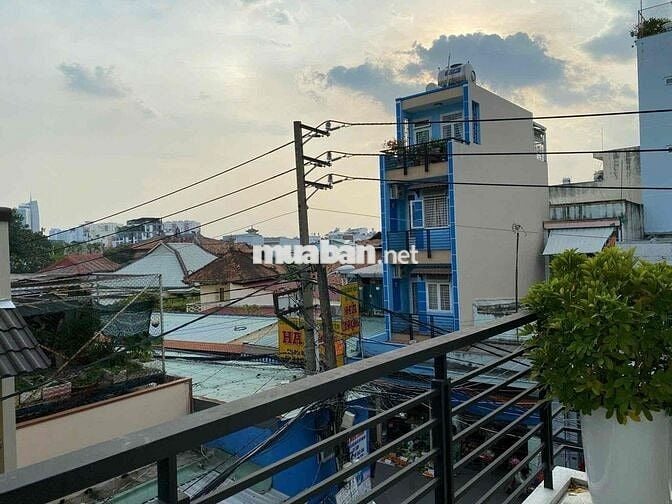 Căn Hộ Stu Tách Bếp 45m2 Ban Công Full Nội Thất Gần Ngã Tư Hàng Xanh