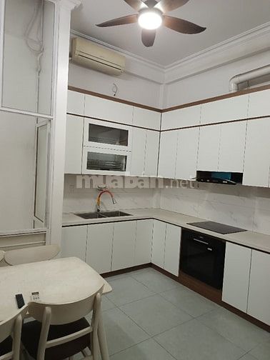 Cho thuê nhà phân lô ô tô tránh ở Trần Cung, Cầu Giấy
