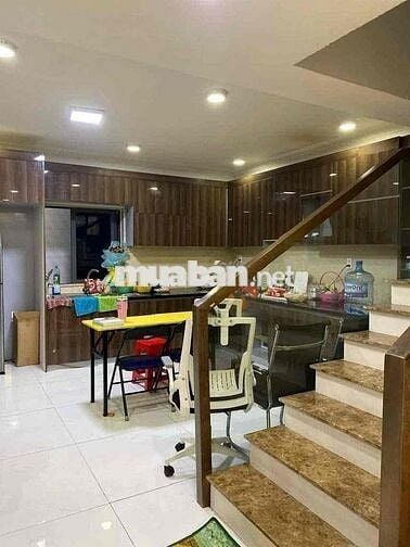 nhà 6x15m 1 hầm 4 lầu có 5 phong ngủ 5wc sân thượng