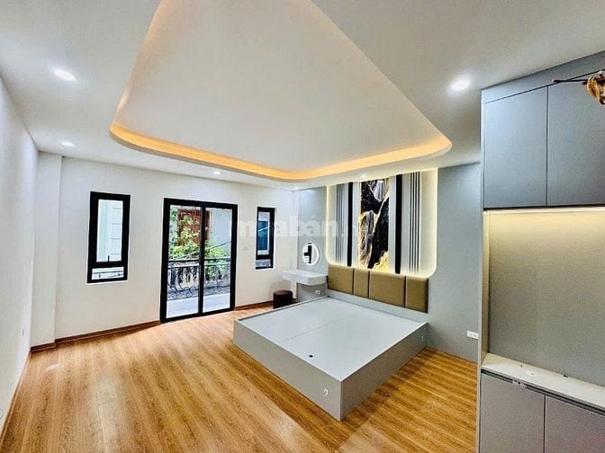 CẦN BÁN NHÀ PHỐ TÔN ĐỨC THẮNG 9,9 TỶ, Ô TÔ