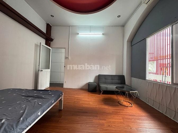 CHO THUÊ CĂN HỘ CÓ GÁC 2 PN RỘNG 60M2, BẾP, WC RIÊNG GẦN SÂN BAY TSN