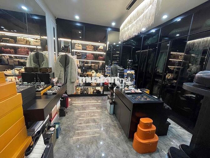 Do chuyển đổi công việc GĐ cần bán nhà phố THÁI THỊNH 7tầng thang máy
