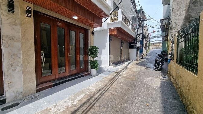 MÌNH CẦN BÁN NHÀ PHỐ TÔN ĐỨC THẮNG 9,9 TỶ, Ô TÔ, THANG MÁY