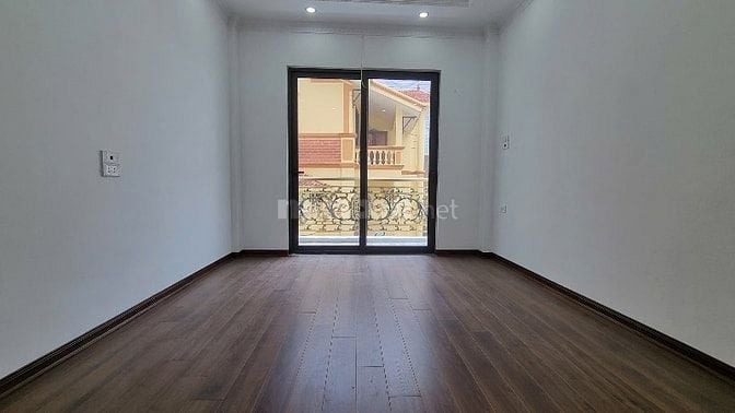 MÌNH CẦN BÁN NHÀ PHỐ TÔN ĐỨC THẮNG 9,9 TỶ, Ô TÔ, THANG MÁY