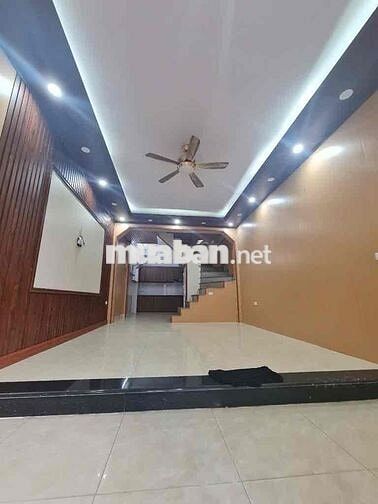 nhà ở đường kim giang. mặt ngõ to vinfast 3, 3 gác vào tận cửa ạ