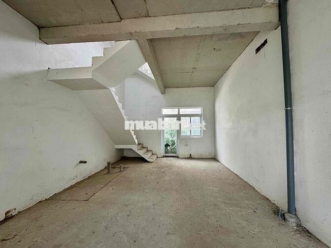 Nhà phố 1 trệt 2 lầu Lovera Park - Hoàn thiên bên ngoài - Giá 6,7 tỷ
