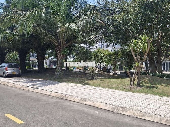 Nhà cách Hóc Môn 1km_ Hoàn thiện đẹp, view công viên_ Bao phí sang tên
