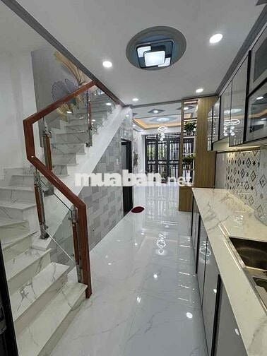 Nhà Đẹp 4 Tầng — Gần Hậu Giang Minh Phụng (3.5m x 16m) Hướng Đông