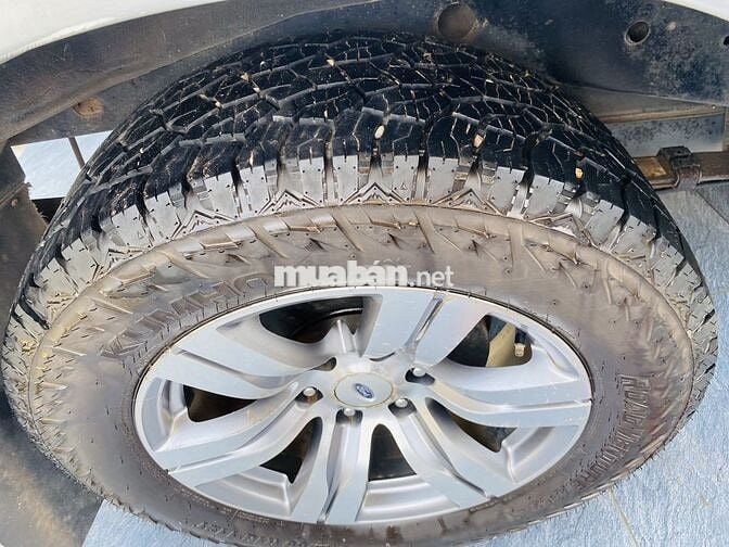 Ford Everest 2013 2.5L 4x2 MT - 30000 km
