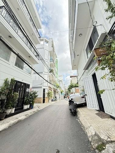 Nơ Trang Long, P7 BT - hẻm nhựa 8m, ô tô đậu ngày đêm - 4 tầng 4pn