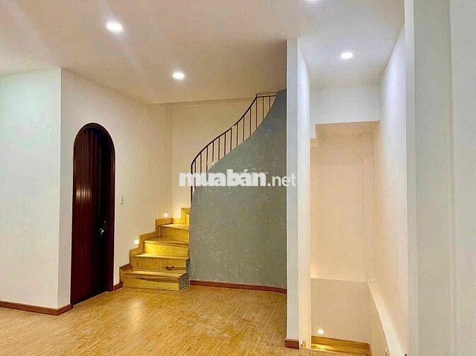 Cho thuê nhà Hẻm Xe Tải Hậu Giang Trệt 3 lầu sân thượng , Quận 6
