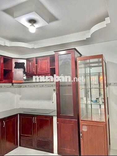 Cho Thuê Nhà 1 Trệt 2 Lầu Sân Thượng 4PN Hẻm Huỳnh Tấn Phát Q.7