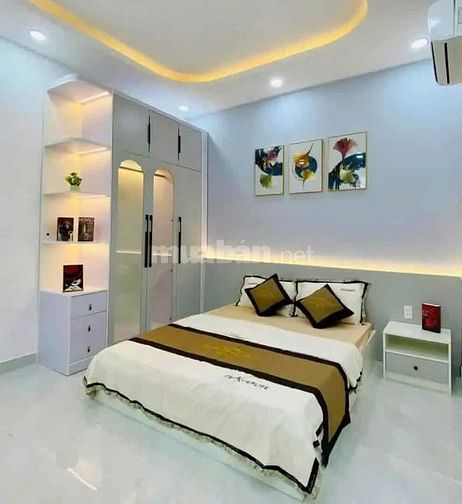 cần tiền bán gấp căn 60m2 quận 4 , hẻm oto6m, giá chào 2ty740trieu TL