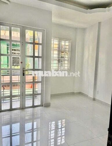 Cho Thuê Nhà 1 Trệt 2 Lầu Sân Thượng 4PN Hẻm Huỳnh Tấn Phát Q.7