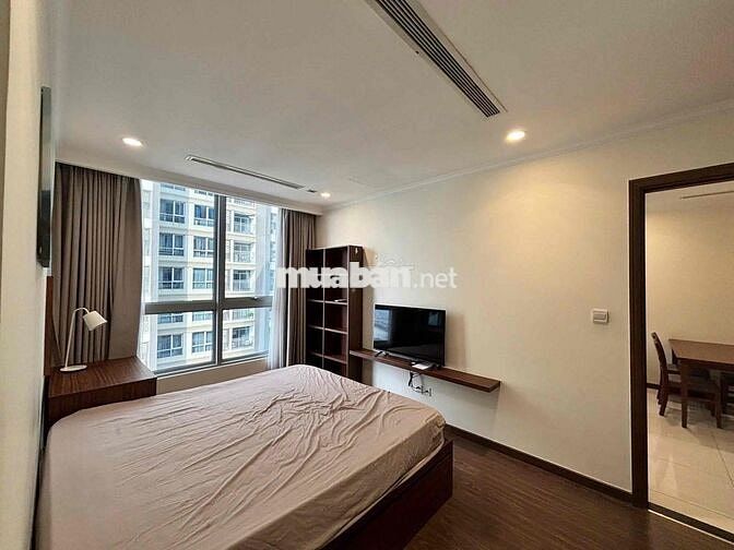 bán 1pn Landmark 4 - giá : 5.5 tỷ , full nội thất , săn hợp đồng thuê