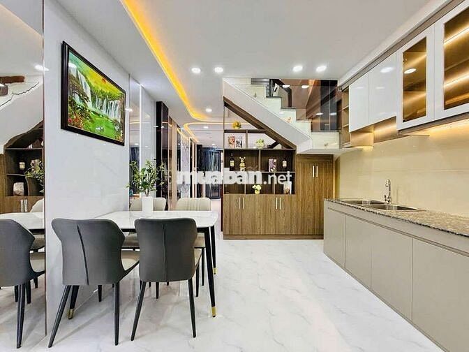 Xe hơi ngủ trong nhà - Nguyễn Văn Đậu gần Đh VLU - 5 Tầng - Nở Hậu
