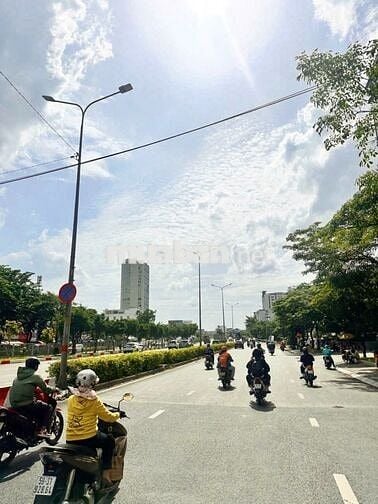 Ngay Hutech! Bán nhà(5x10m) tiện xây mới HXH thương hiệu Điện Biên Phủ